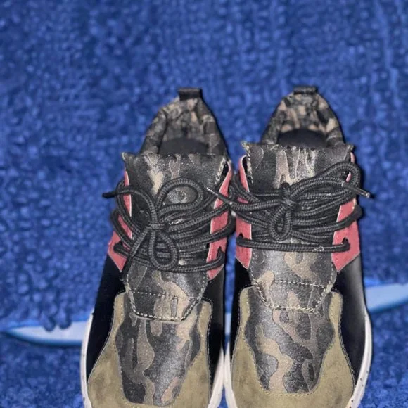 Multi-Pattern Shoes - Picture 2 of 2